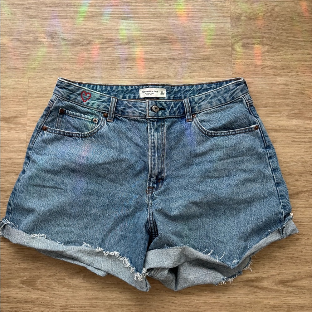 Abercrombie & Fitch Curve Love The Loose Short High Rise Size 31 Red Heart